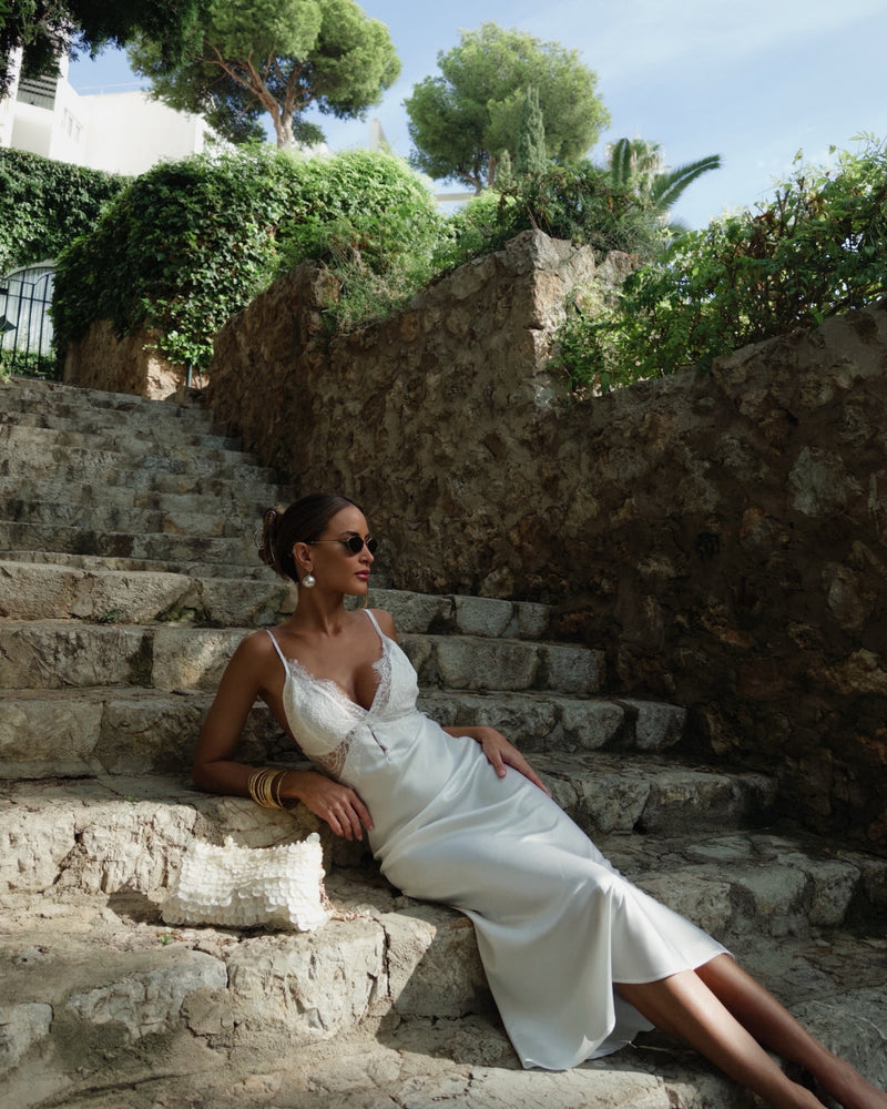 Robe Midi Cetim Lune Blanche em Plumas e Pérola